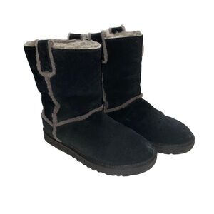 UGG Woman Shoes Size 8